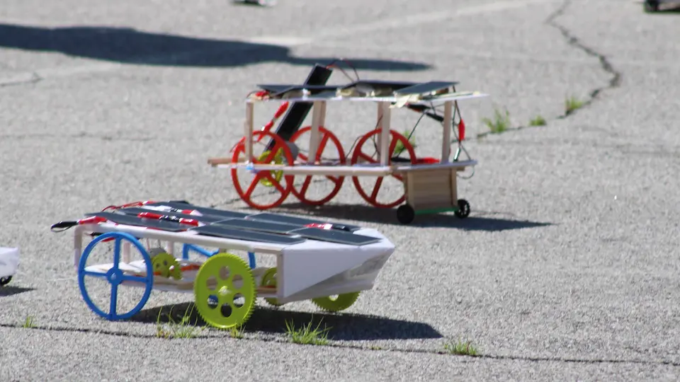 Solar-powered vehicle